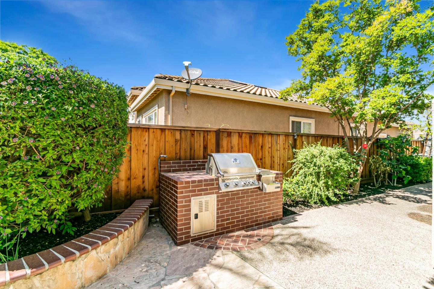 Detail Gallery Image 46 of 54 For 18345 Serra Avenida, Morgan Hill,  CA 95037 - 4 Beds | 3/1 Baths