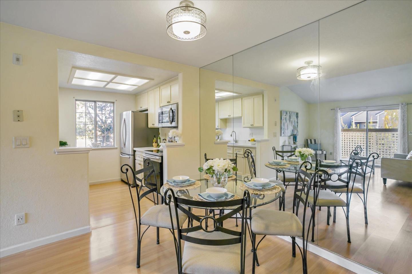 Detail Gallery Image 10 of 33 For 5973 Lake Almanor Dr, San Jose,  CA 95123 - 2 Beds | 1 Baths