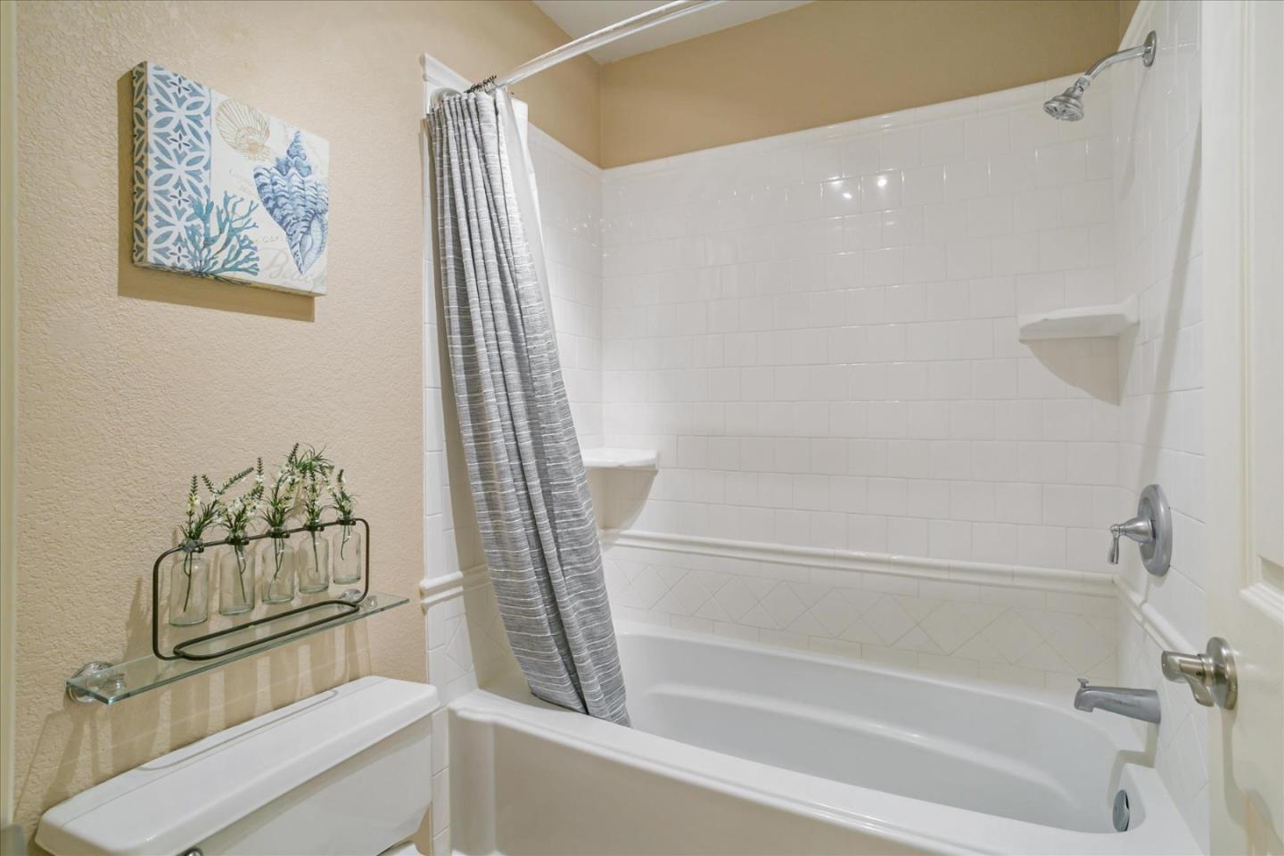 Detail Gallery Image 21 of 33 For 5973 Lake Almanor Dr, San Jose,  CA 95123 - 2 Beds | 1 Baths