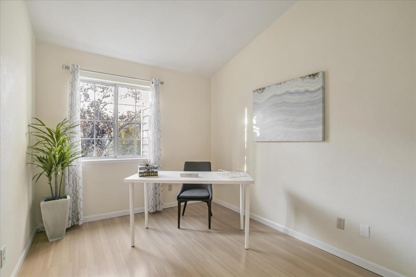 Detail Gallery Image 22 of 33 For 5973 Lake Almanor Dr, San Jose,  CA 95123 - 2 Beds | 1 Baths