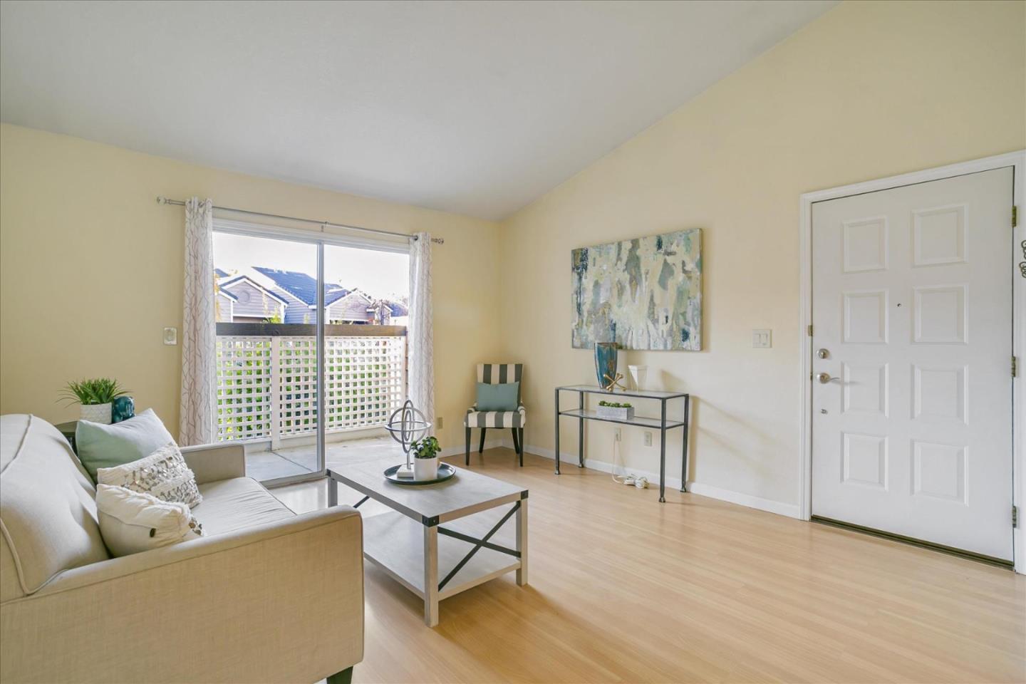 Detail Gallery Image 6 of 33 For 5973 Lake Almanor Dr, San Jose,  CA 95123 - 2 Beds | 1 Baths