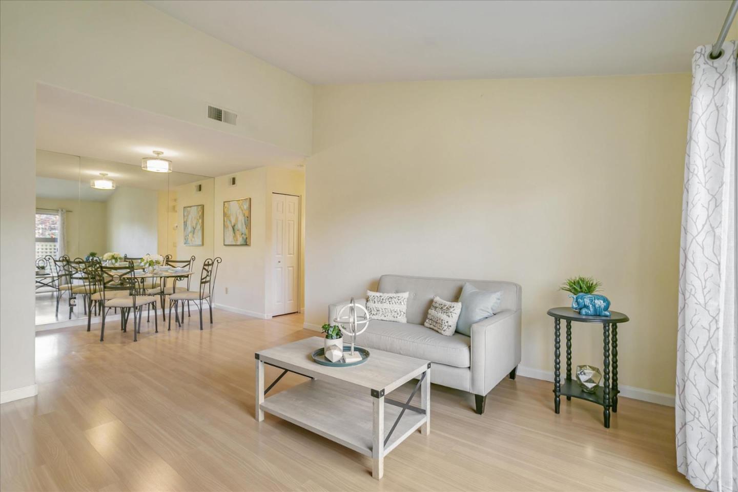 Detail Gallery Image 7 of 33 For 5973 Lake Almanor Dr, San Jose,  CA 95123 - 2 Beds | 1 Baths