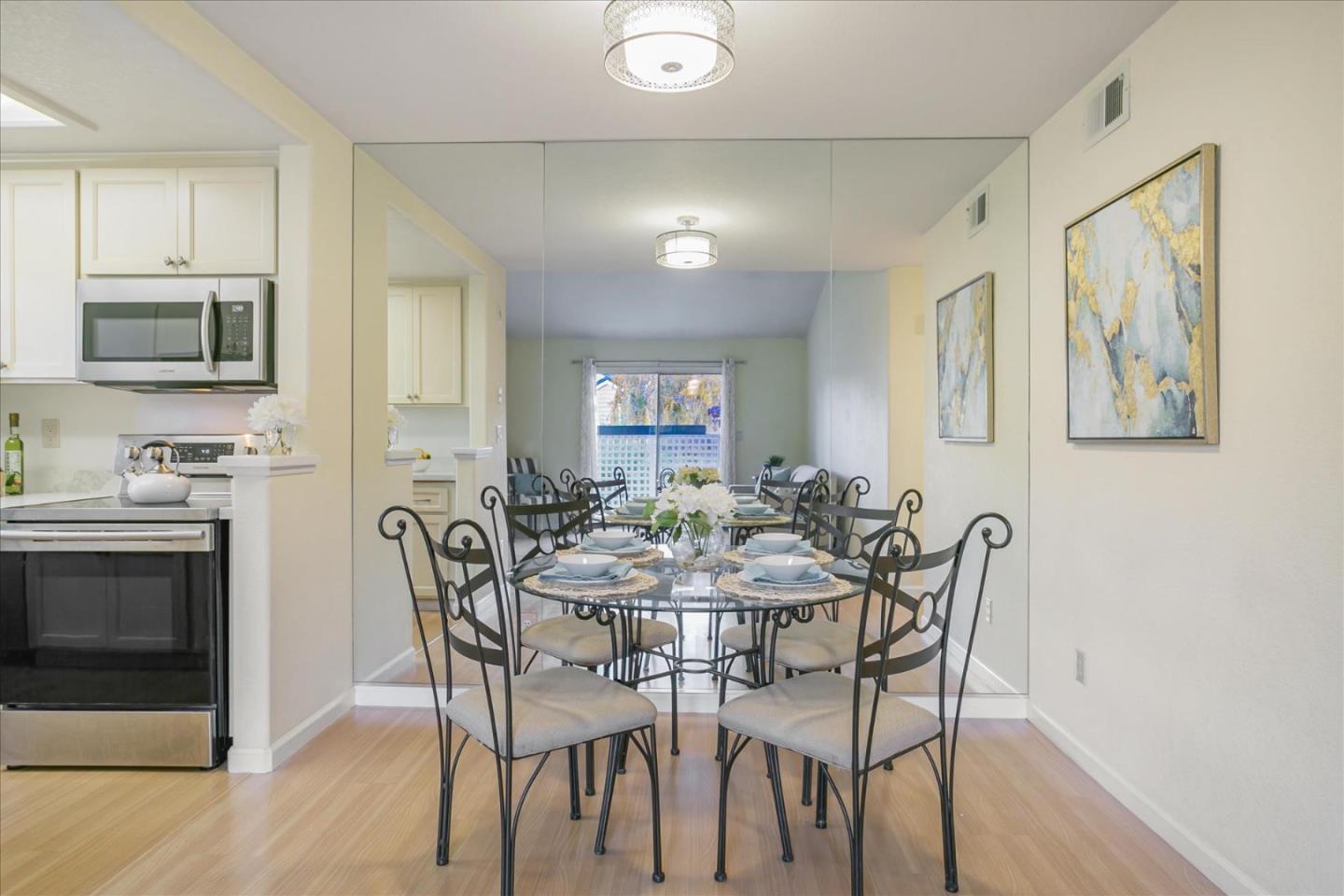 Detail Gallery Image 8 of 33 For 5973 Lake Almanor Dr, San Jose,  CA 95123 - 2 Beds | 1 Baths