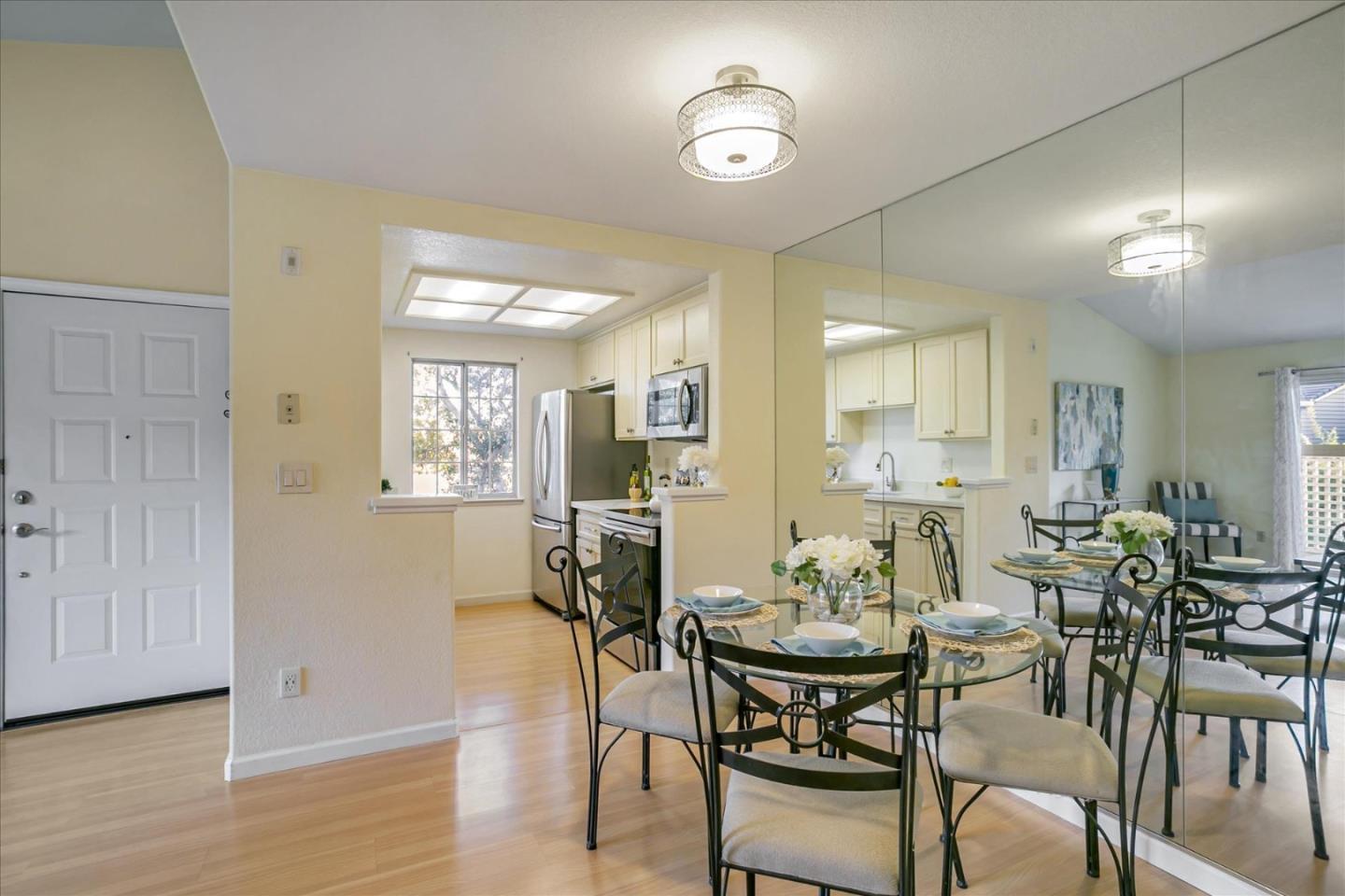 Detail Gallery Image 9 of 33 For 5973 Lake Almanor Dr, San Jose,  CA 95123 - 2 Beds | 1 Baths