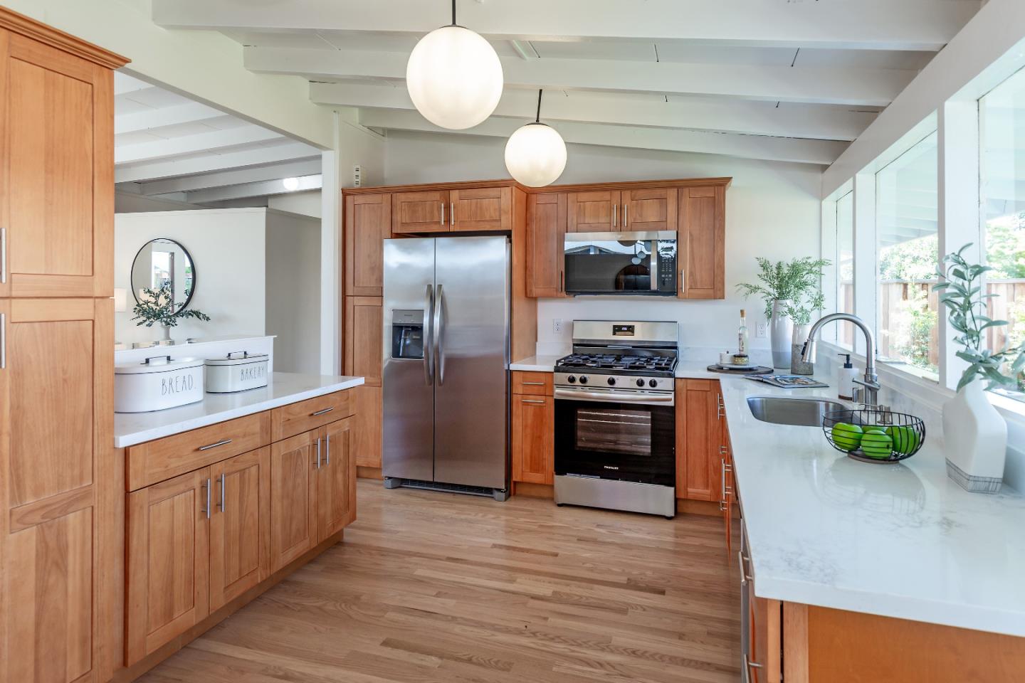 Detail Gallery Image 7 of 20 For 370 Drake Ct, Santa Clara,  CA 95051 - 3 Beds | 2 Baths
