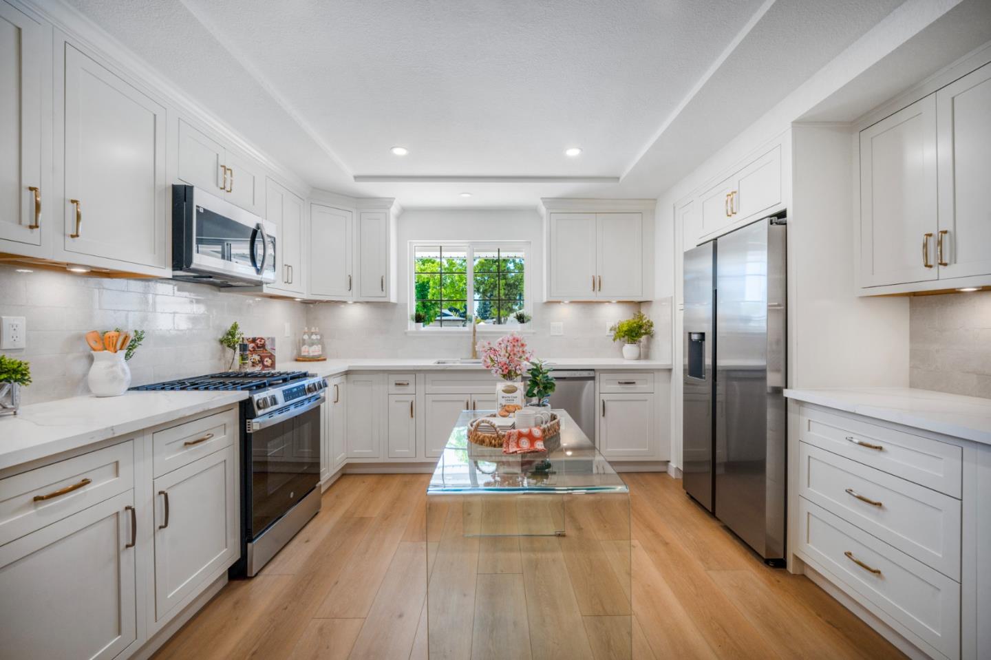 Detail Gallery Image 10 of 34 For 125 Foothill Ct, Morgan Hill,  CA 95037 - 4 Beds | 2 Baths