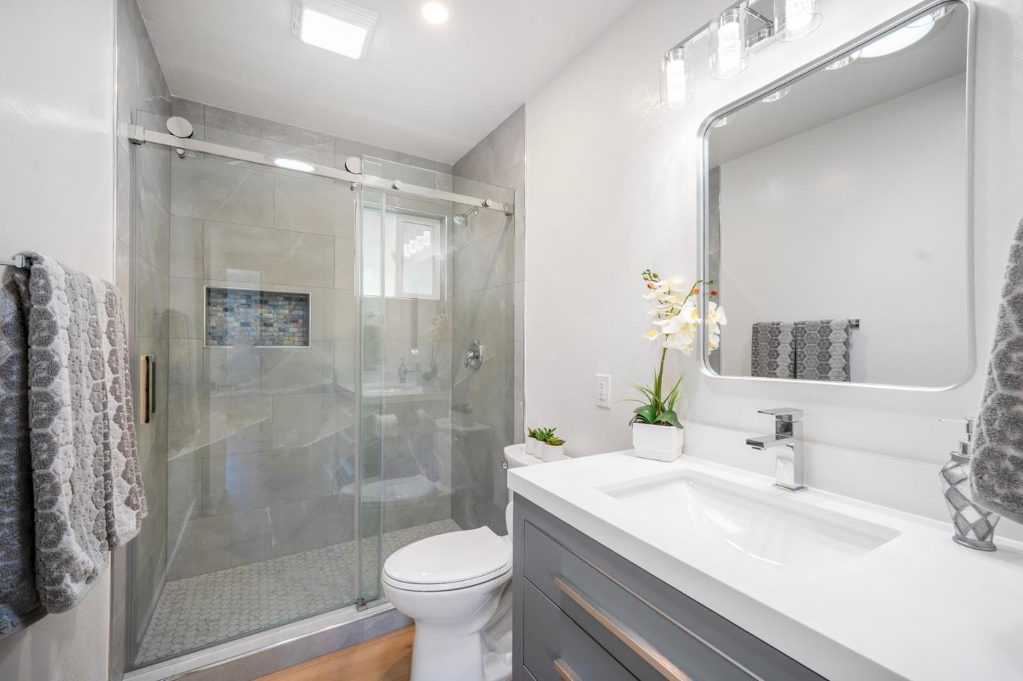 Detail Gallery Image 16 of 34 For 125 Foothill Ct, Morgan Hill,  CA 95037 - 4 Beds | 2 Baths