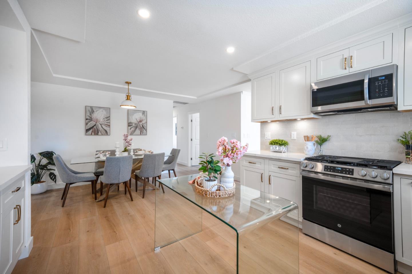 Detail Gallery Image 9 of 34 For 125 Foothill Ct, Morgan Hill,  CA 95037 - 4 Beds | 2 Baths