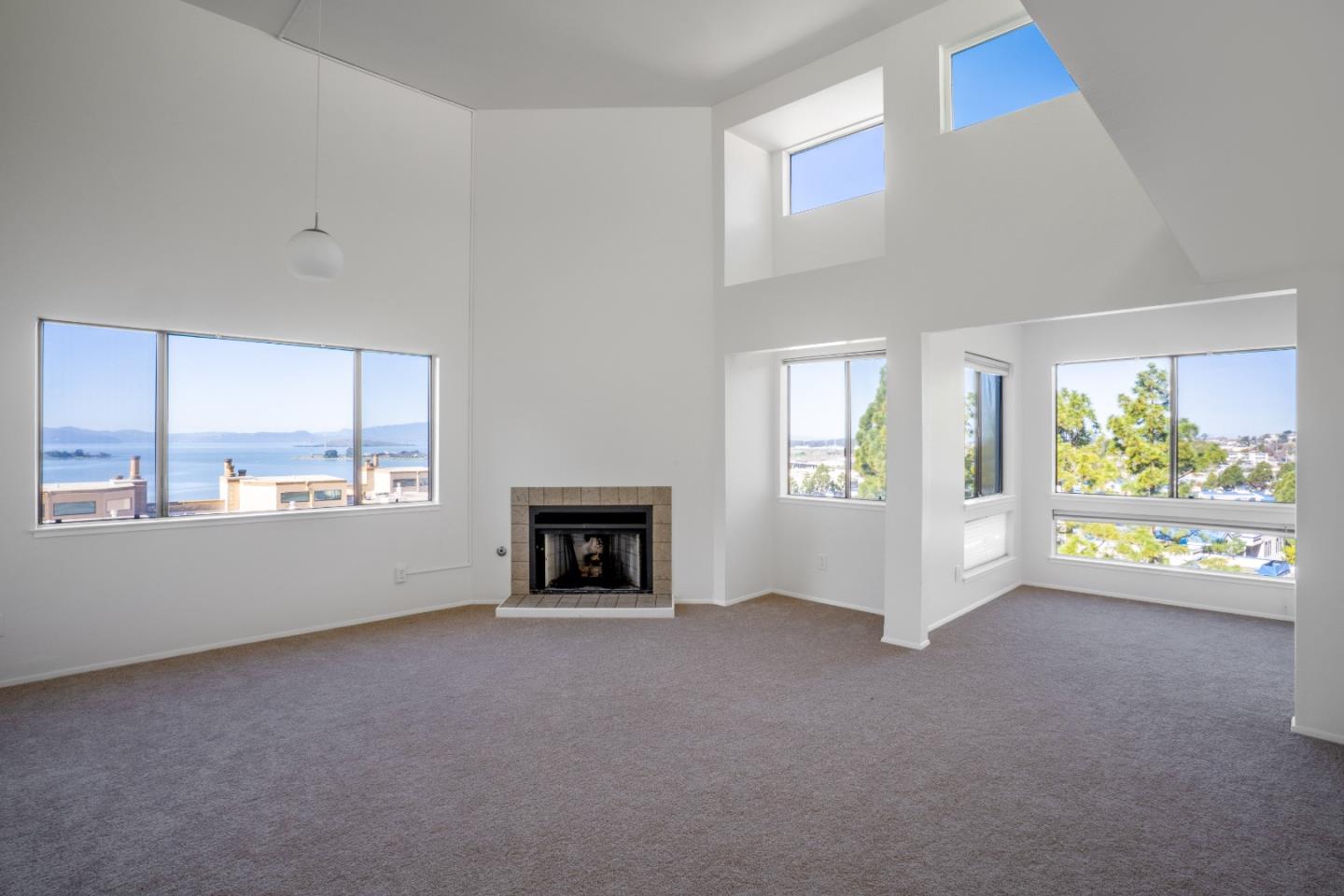 Detail Gallery Image 3 of 28 For 545 Pierce St #3301,  Albany,  CA 94706 - 2 Beds | 2 Baths