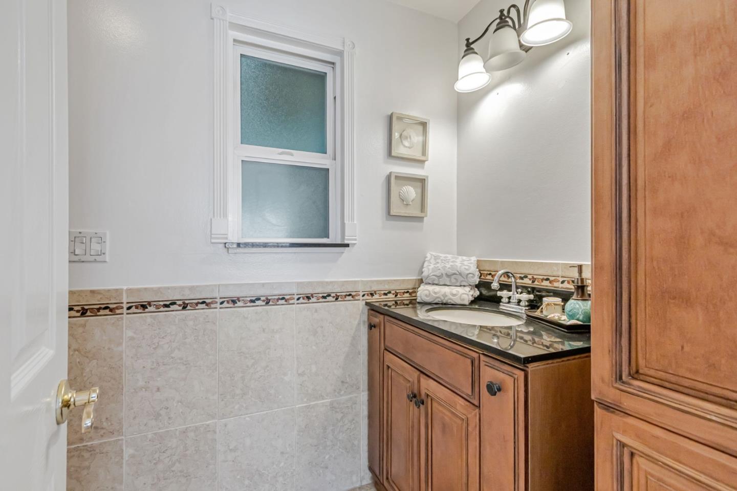 Detail Gallery Image 27 of 37 For 649 Del Roy Ct, Campbell,  CA 95008 - 3 Beds | 2 Baths