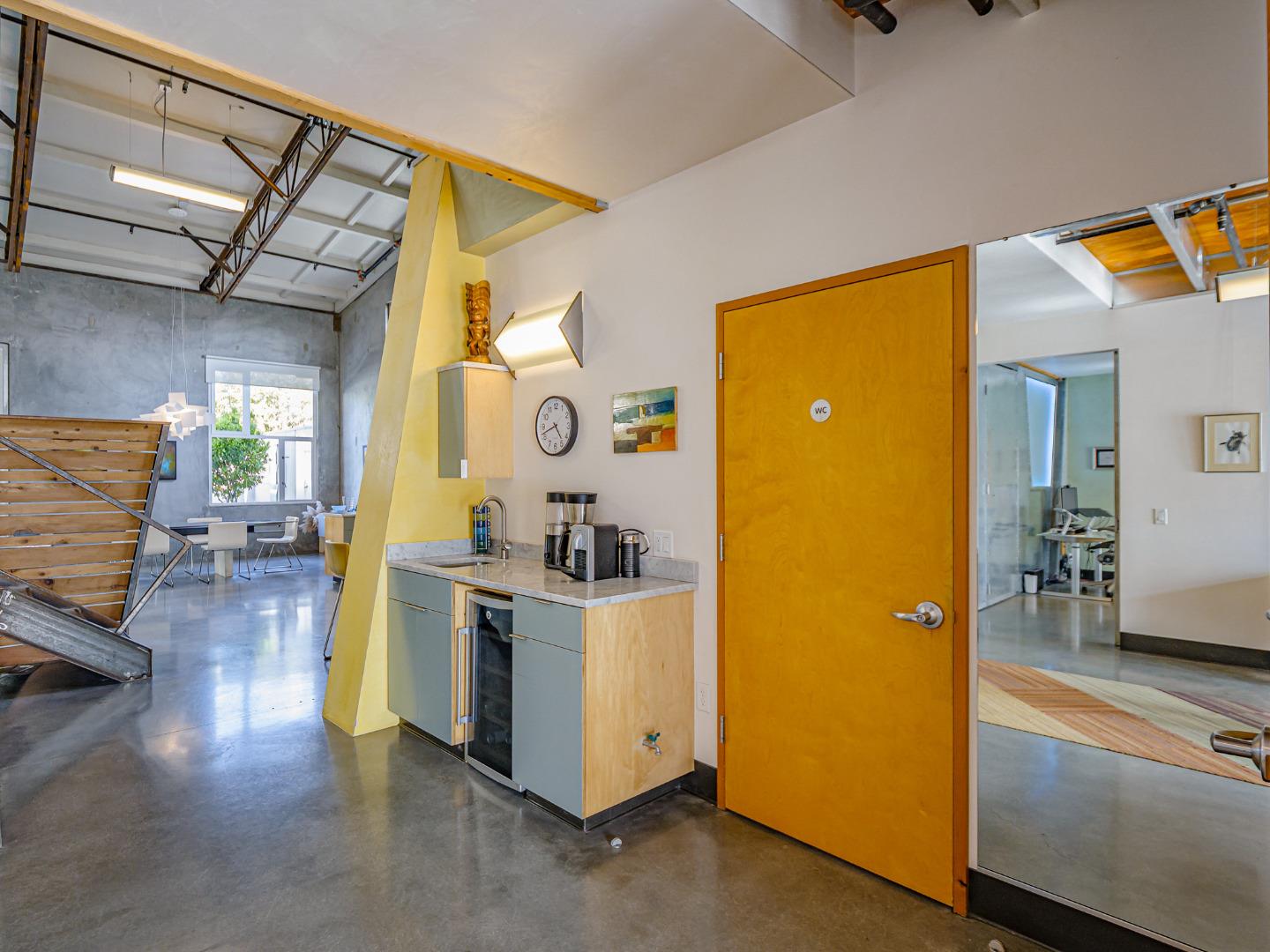 Detail Gallery Image 13 of 69 For 100 High Rd #100 AND 102,  Santa Cruz,  CA 95060 - 3 Beds | 3 Baths