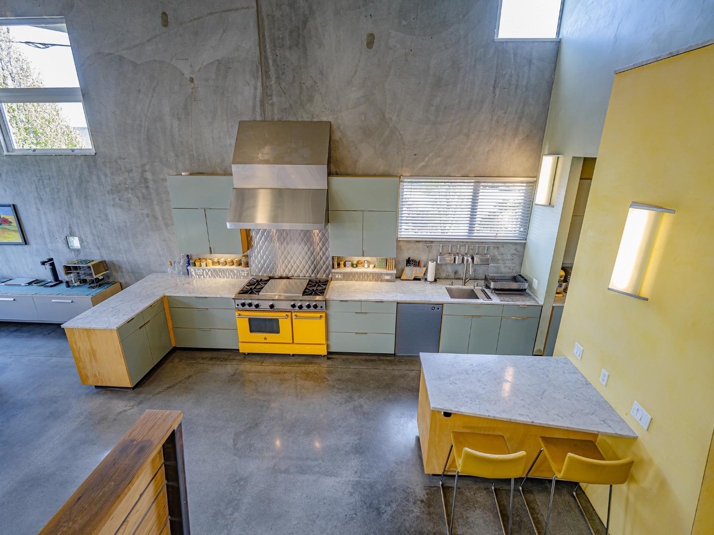 Detail Gallery Image 16 of 69 For 100 High Rd #100 AND 102,  Santa Cruz,  CA 95060 - 3 Beds | 3 Baths