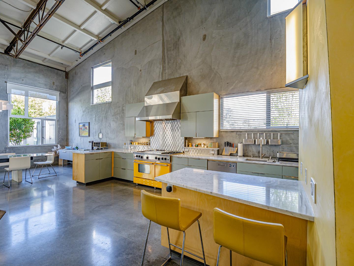 Detail Gallery Image 19 of 69 For 100 High Rd #100 AND 102,  Santa Cruz,  CA 95060 - 3 Beds | 3 Baths