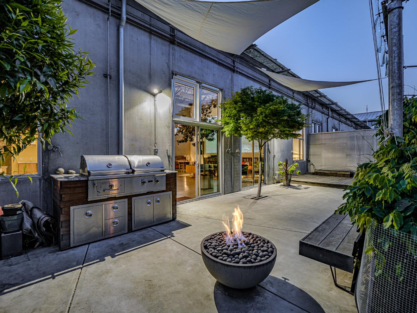 Detail Gallery Image 27 of 69 For 100 High Rd #100 AND 102,  Santa Cruz,  CA 95060 - 3 Beds | 3 Baths