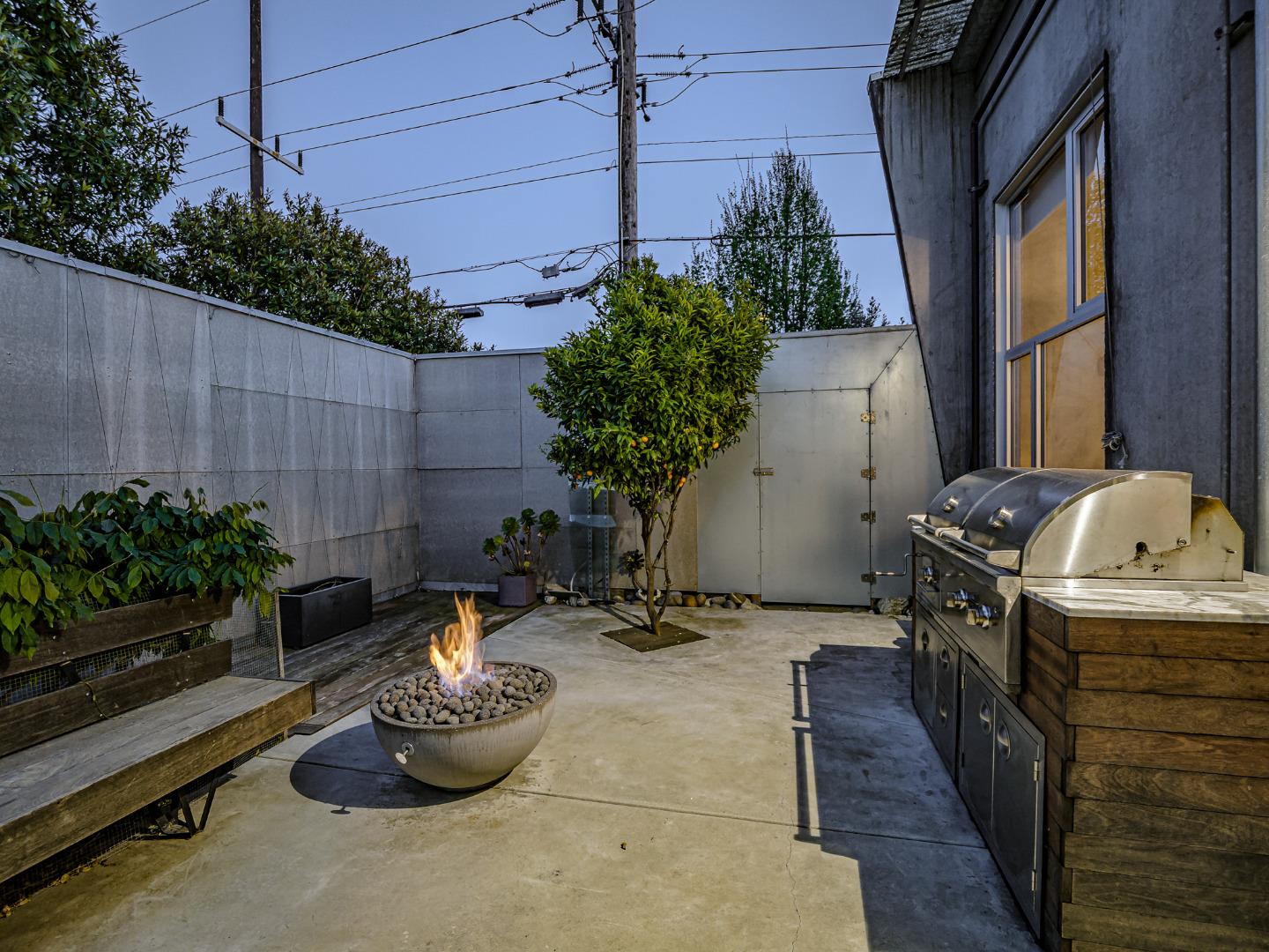 Detail Gallery Image 28 of 69 For 100 High Rd #100 AND 102,  Santa Cruz,  CA 95060 - 3 Beds | 3 Baths