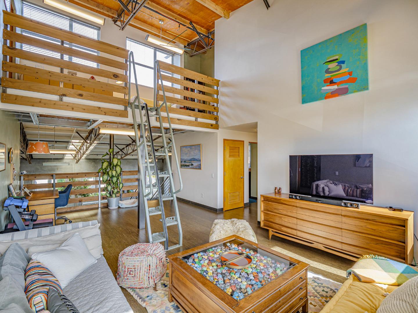Detail Gallery Image 37 of 69 For 100 High Rd #100 AND 102,  Santa Cruz,  CA 95060 - 3 Beds | 3 Baths