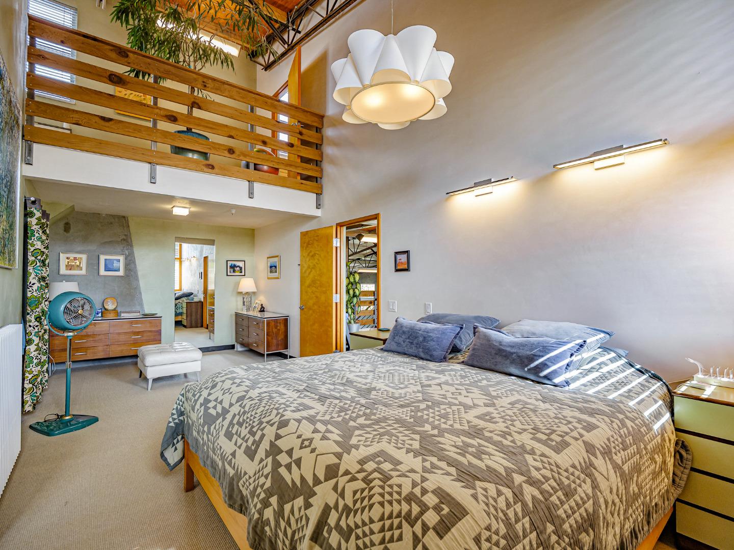 Detail Gallery Image 39 of 69 For 100 High Rd #100 AND 102,  Santa Cruz,  CA 95060 - 3 Beds | 3 Baths