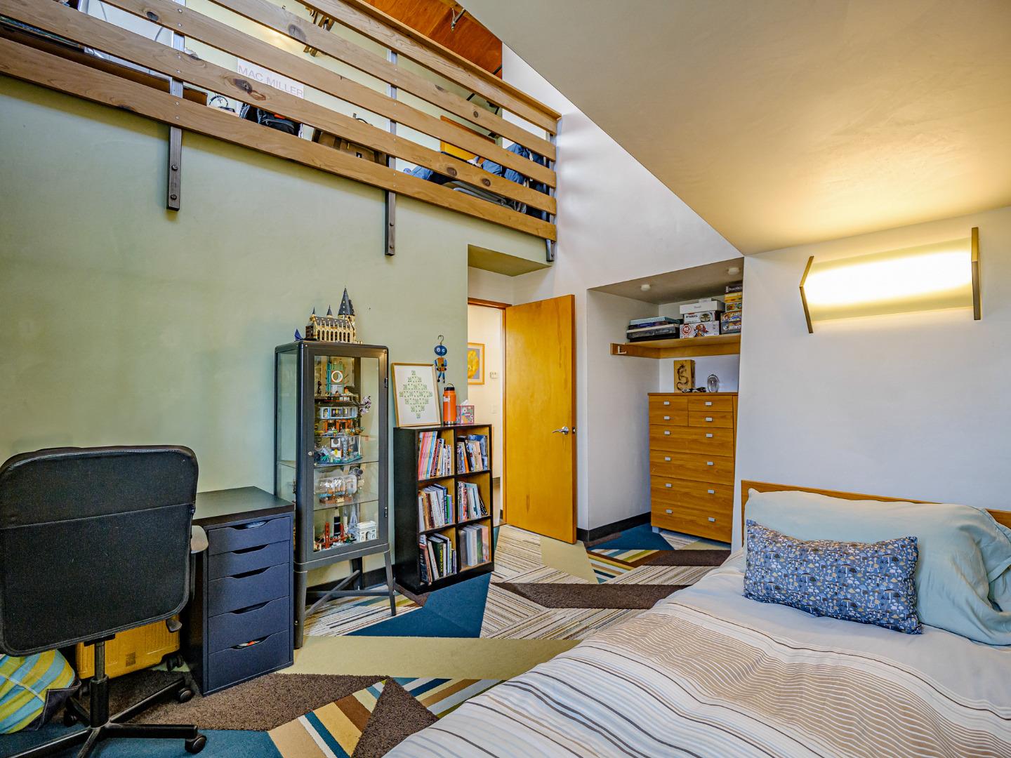 Detail Gallery Image 46 of 69 For 100 High Rd #100 AND 102,  Santa Cruz,  CA 95060 - 3 Beds | 3 Baths