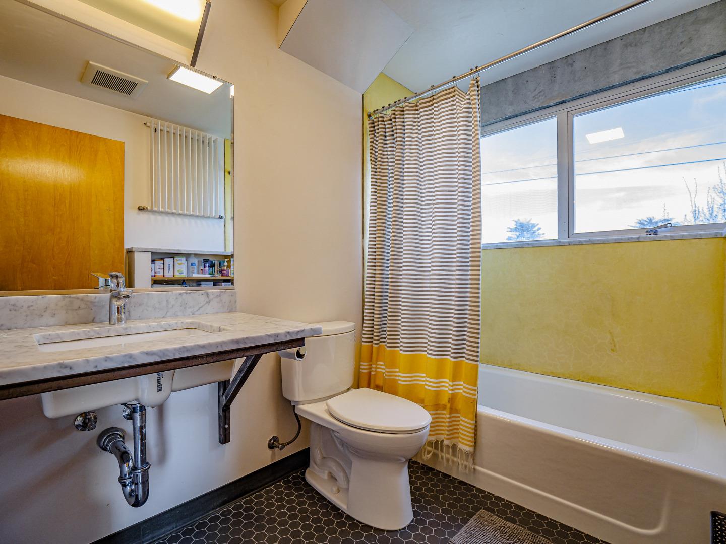 Detail Gallery Image 47 of 69 For 100 High Rd #100 AND 102,  Santa Cruz,  CA 95060 - 3 Beds | 3 Baths