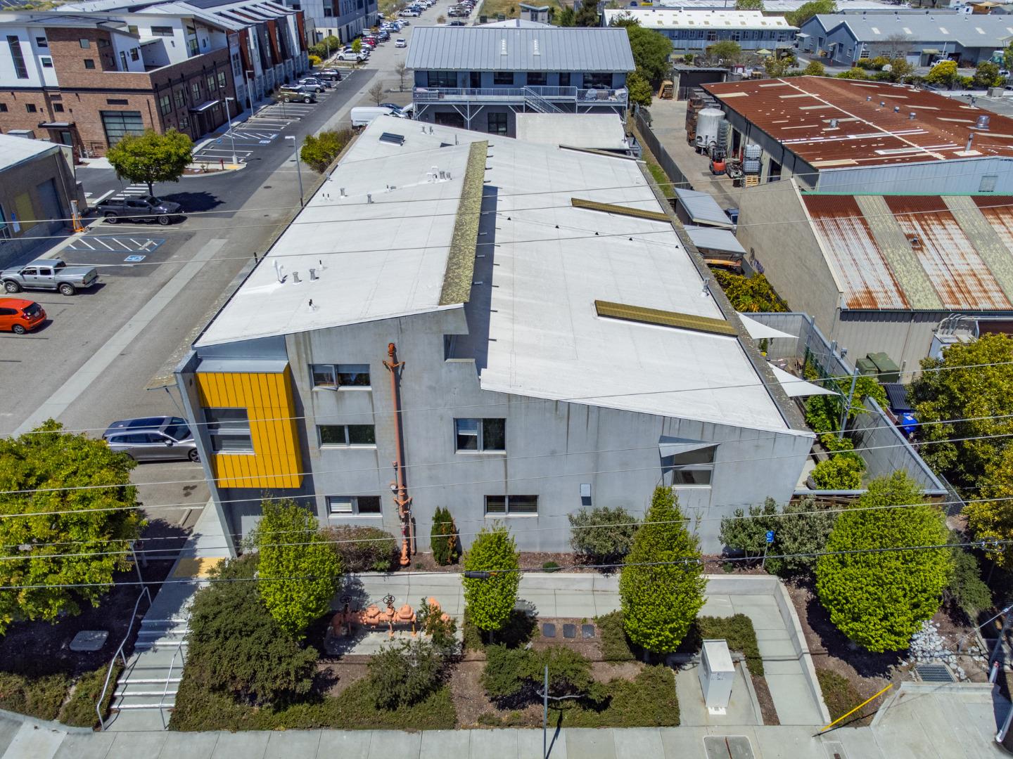 Detail Gallery Image 57 of 69 For 100 High Rd #100 AND 102,  Santa Cruz,  CA 95060 - 3 Beds | 3 Baths