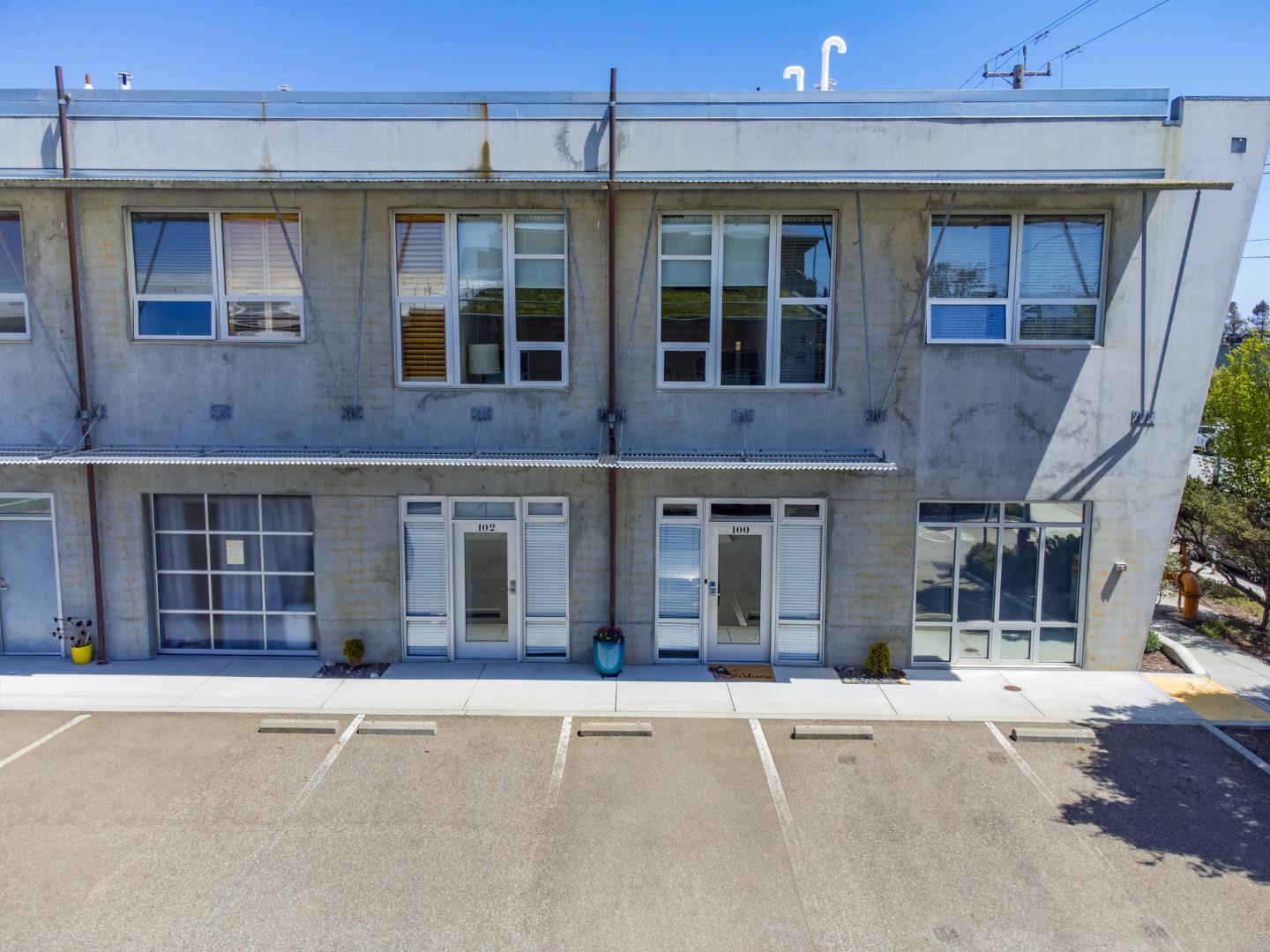 Detail Gallery Image 8 of 69 For 100 High Rd #100 AND 102,  Santa Cruz,  CA 95060 - 3 Beds | 3 Baths