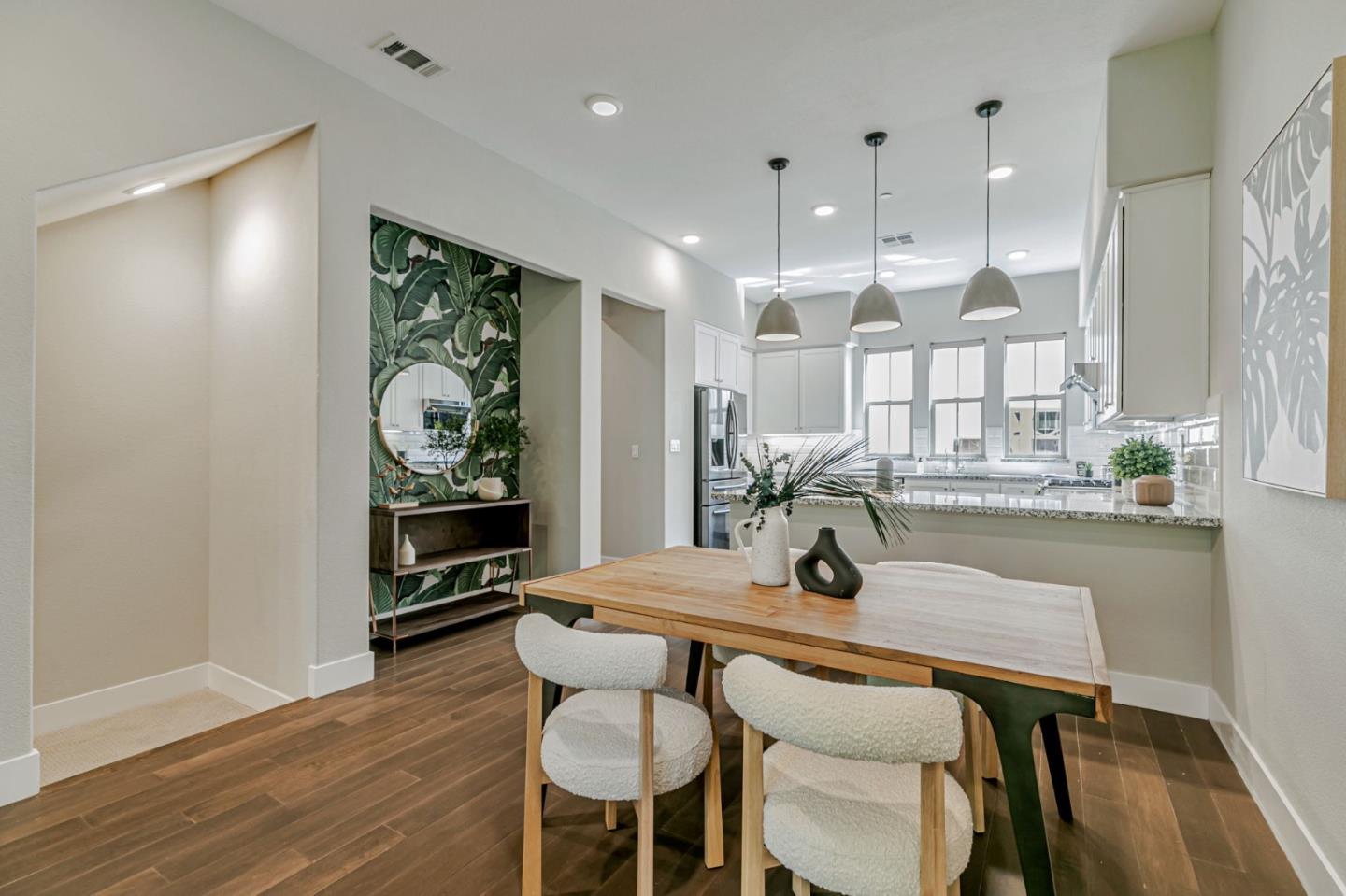 Detail Gallery Image 10 of 39 For 138 Saratoga Ave #7,  Santa Clara,  CA 95051 - 3 Beds | 2/1 Baths