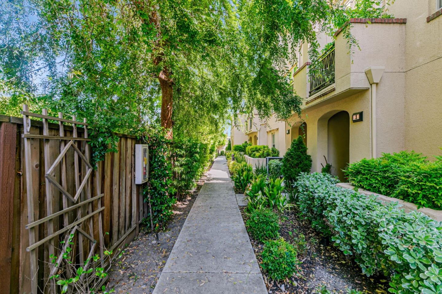 Detail Gallery Image 34 of 39 For 138 Saratoga Ave #7,  Santa Clara,  CA 95051 - 3 Beds | 2/1 Baths