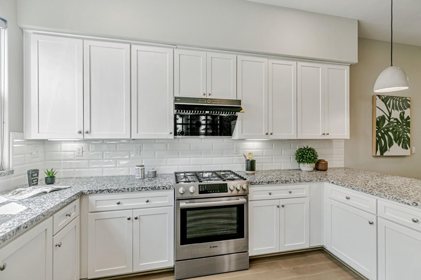 Detail Gallery Image 5 of 39 For 138 Saratoga Ave #7,  Santa Clara,  CA 95051 - 3 Beds | 2/1 Baths