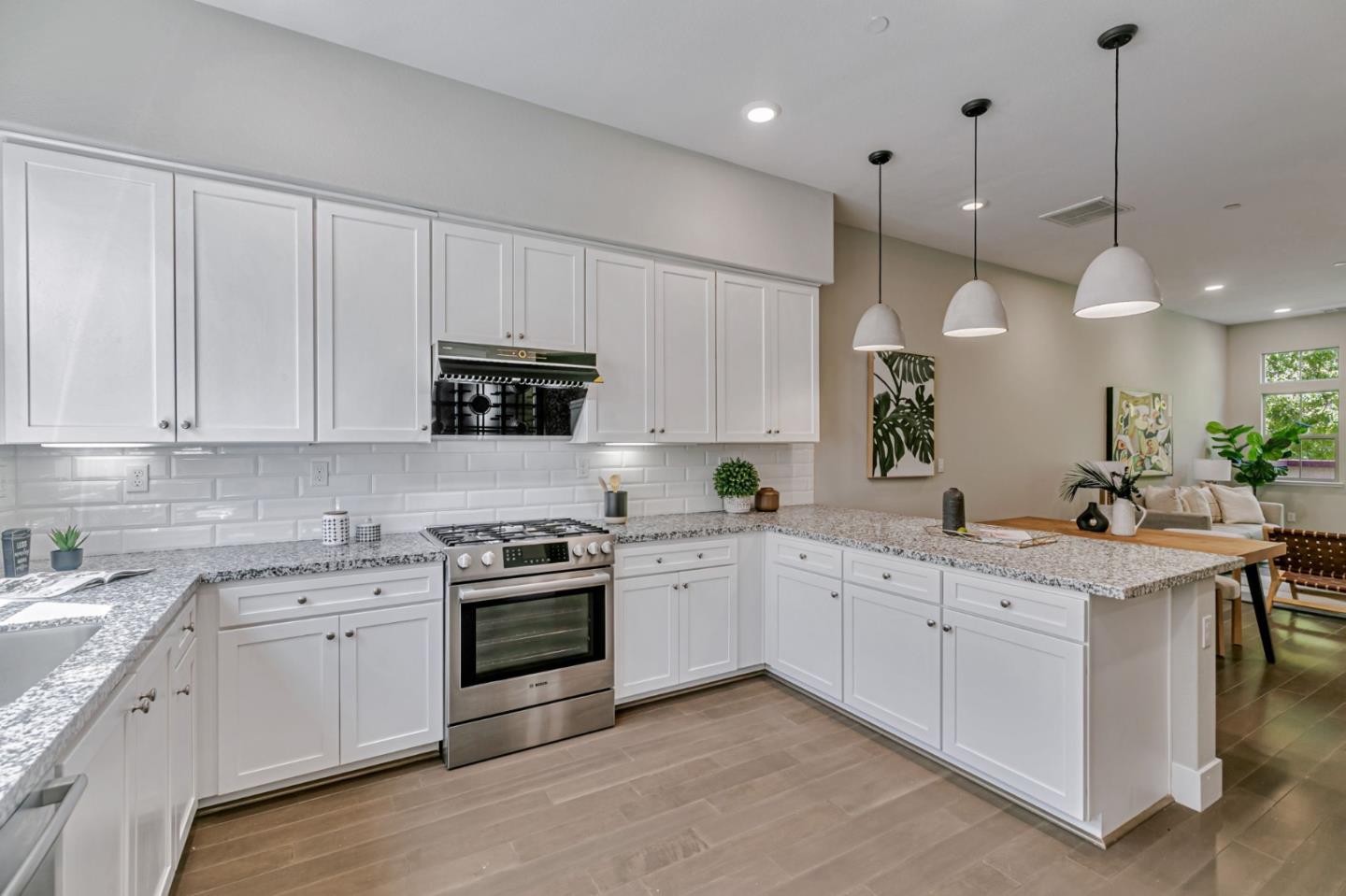 Detail Gallery Image 7 of 39 For 138 Saratoga Ave #7,  Santa Clara,  CA 95051 - 3 Beds | 2/1 Baths
