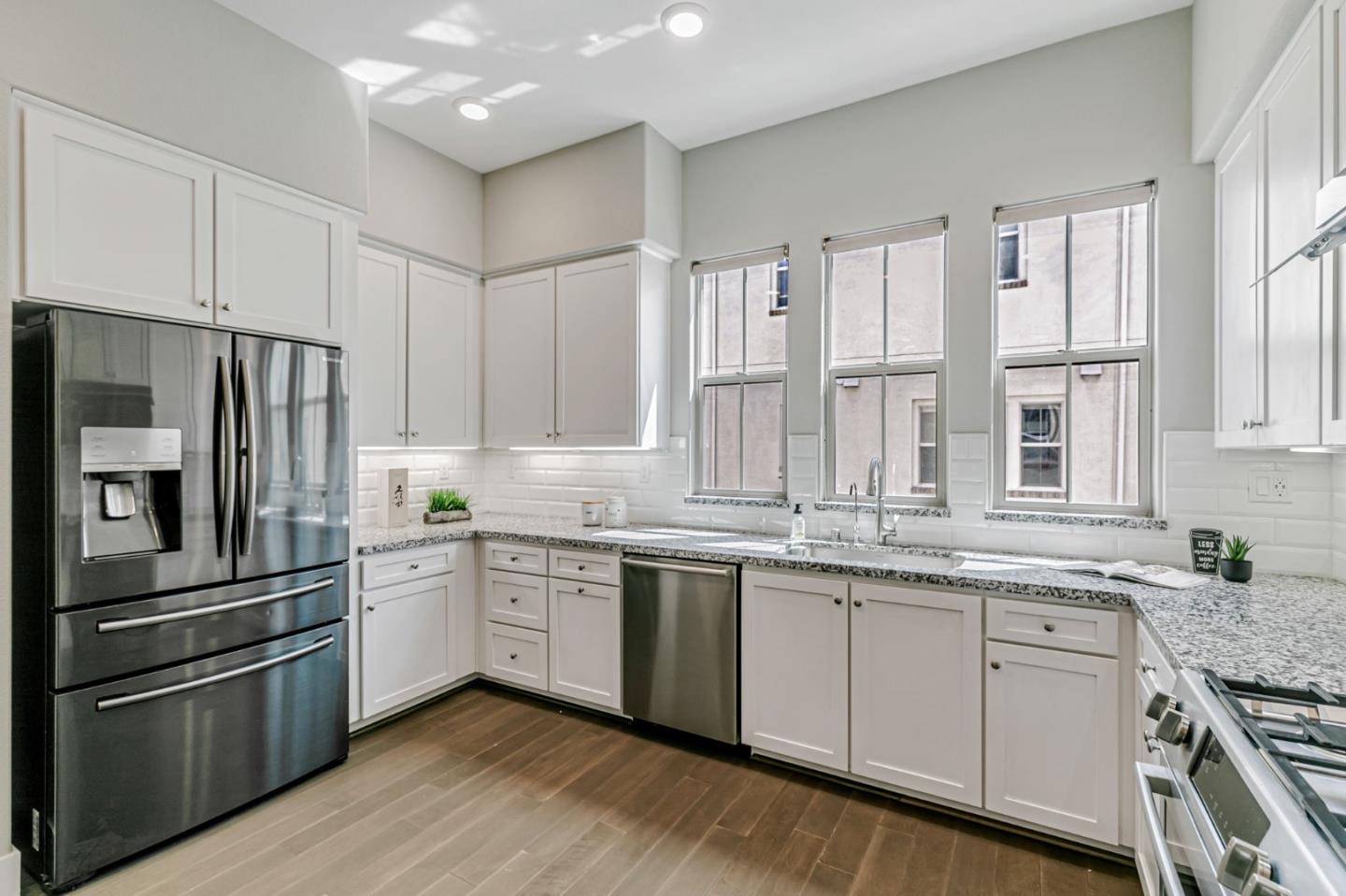 Detail Gallery Image 9 of 39 For 138 Saratoga Ave #7,  Santa Clara,  CA 95051 - 3 Beds | 2/1 Baths