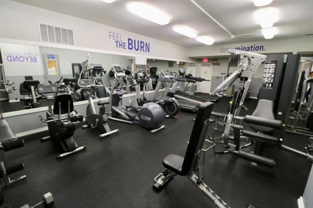 Detail Gallery Image 18 of 23 For 247 Boardwalk Ave #E,  San Bruno,  CA 94066 - 1 Beds | 1 Baths