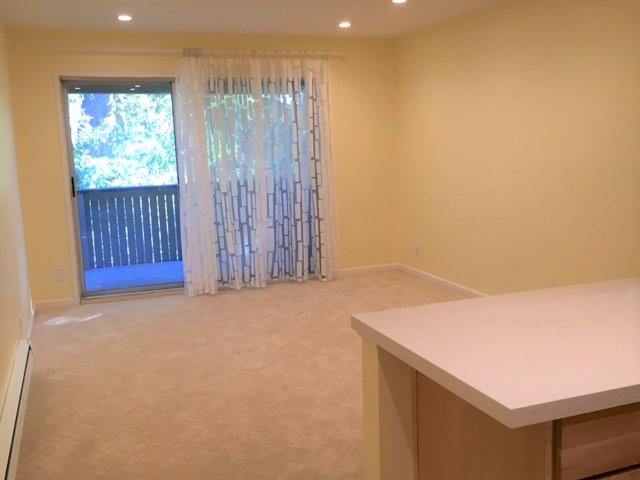 Detail Gallery Image 5 of 23 For 247 Boardwalk Ave #E,  San Bruno,  CA 94066 - 1 Beds | 1 Baths