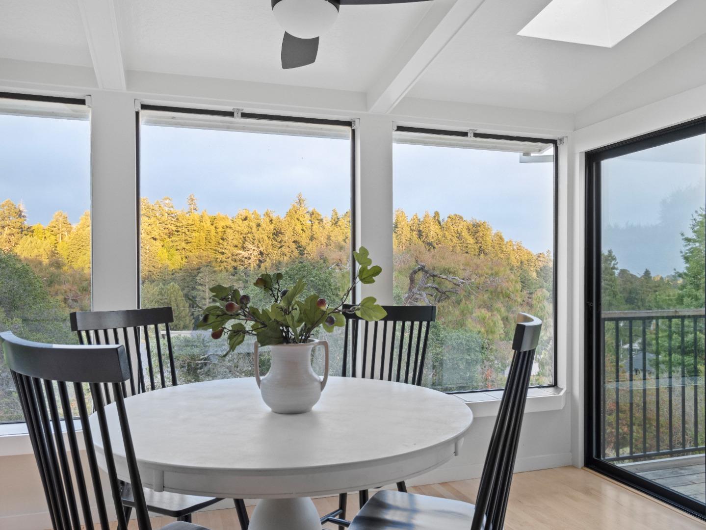 Detail Gallery Image 11 of 87 For 209 Calcita Dr, Santa Cruz,  CA 95060 - 4 Beds | 3/1 Baths