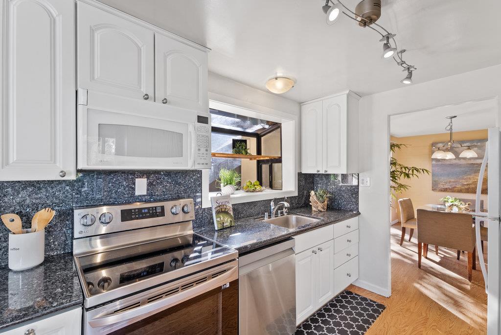 Detail Gallery Image 18 of 71 For 734 Seacliff Dr, Aptos,  CA 95003 - 3 Beds | 2 Baths