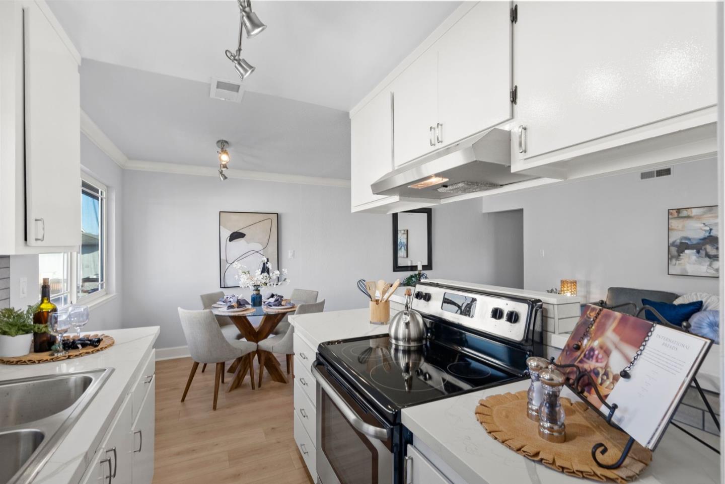 Detail Gallery Image 11 of 33 For 4759 Capay Dr #4,  San Jose,  CA 95118 - 2 Beds | 1 Baths