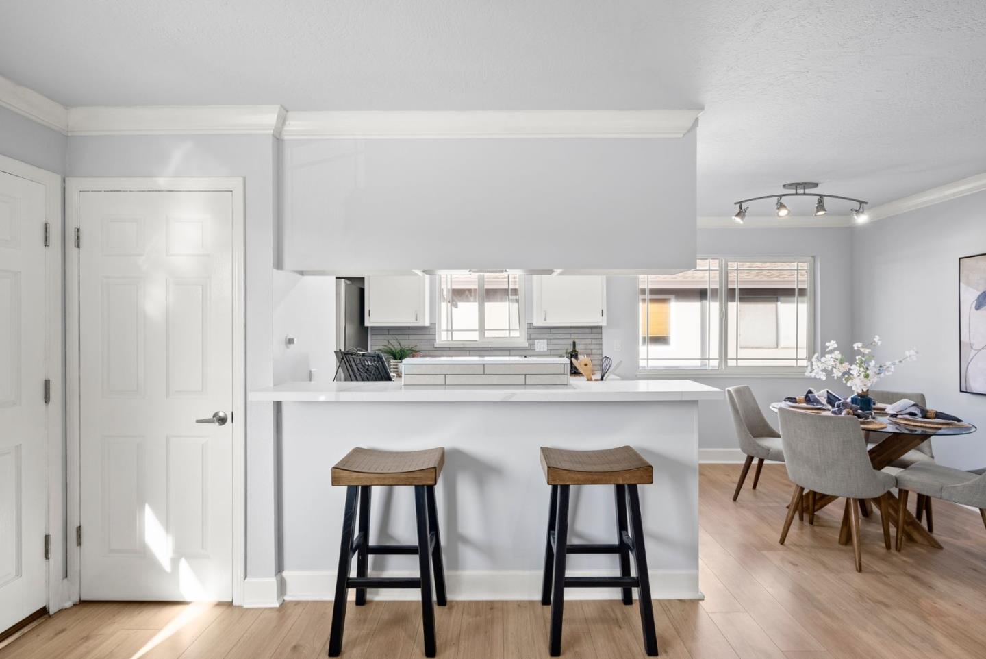 Detail Gallery Image 7 of 33 For 4759 Capay Dr #4,  San Jose,  CA 95118 - 2 Beds | 1 Baths