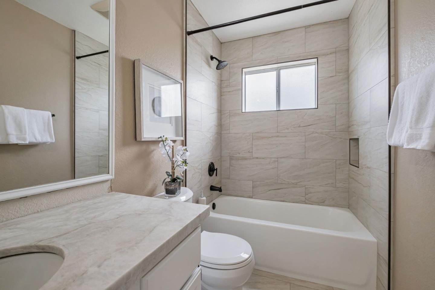 Detail Gallery Image 36 of 47 For 1647 Schooner Ct, Santa Cruz,  CA 95062 - 4 Beds | 2/1 Baths