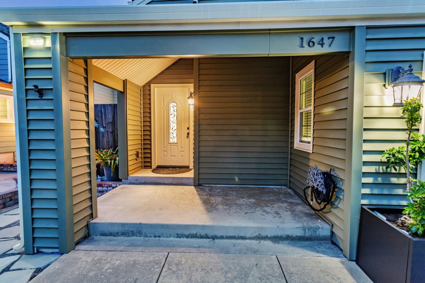 Detail Gallery Image 42 of 47 For 1647 Schooner Ct, Santa Cruz,  CA 95062 - 4 Beds | 2/1 Baths