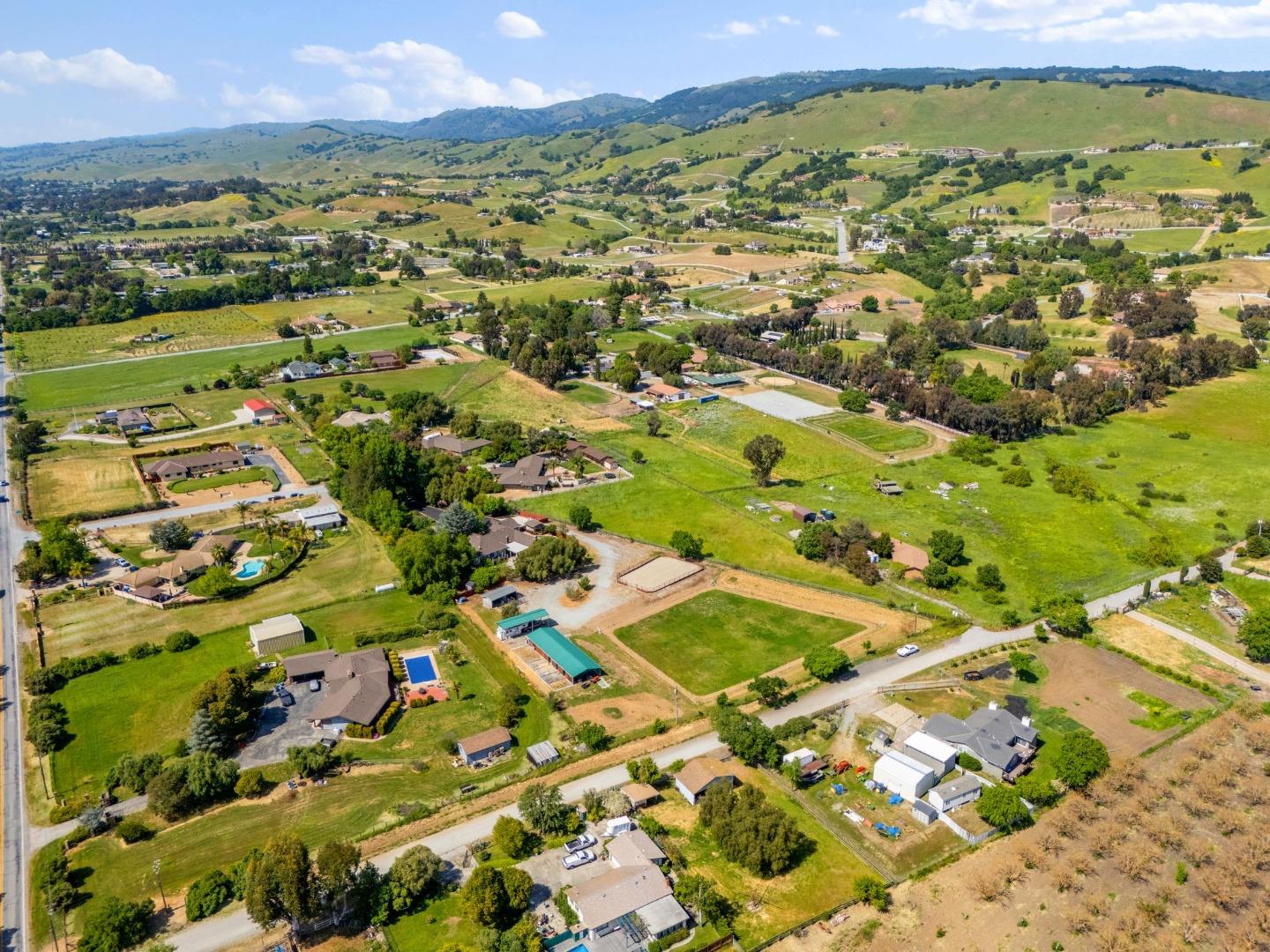 Detail Gallery Image 1 of 46 For 9900 Walter Welsher Ct, Gilroy,  CA 95020 - 4 Beds | 2/1 Baths