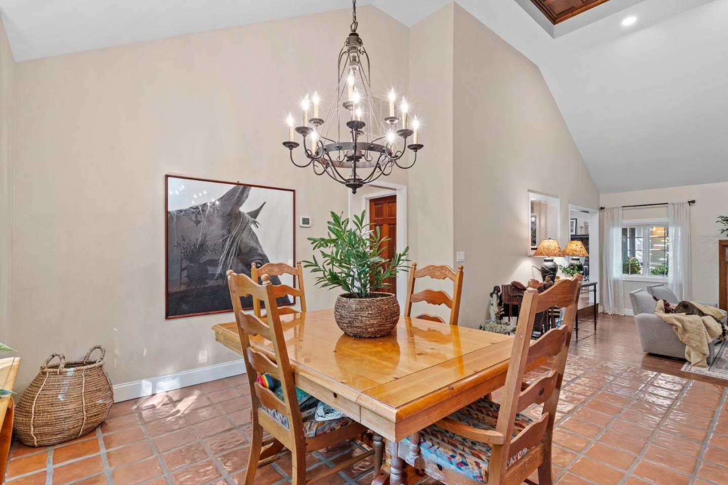 Detail Gallery Image 14 of 46 For 9900 Walter Welsher Ct, Gilroy,  CA 95020 - 4 Beds | 2/1 Baths