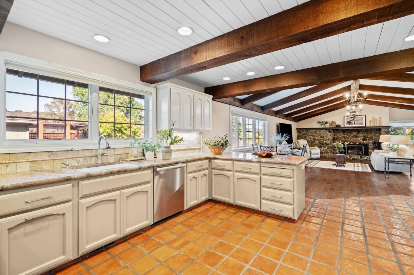 Detail Gallery Image 15 of 46 For 9900 Walter Welsher Ct, Gilroy,  CA 95020 - 4 Beds | 2/1 Baths