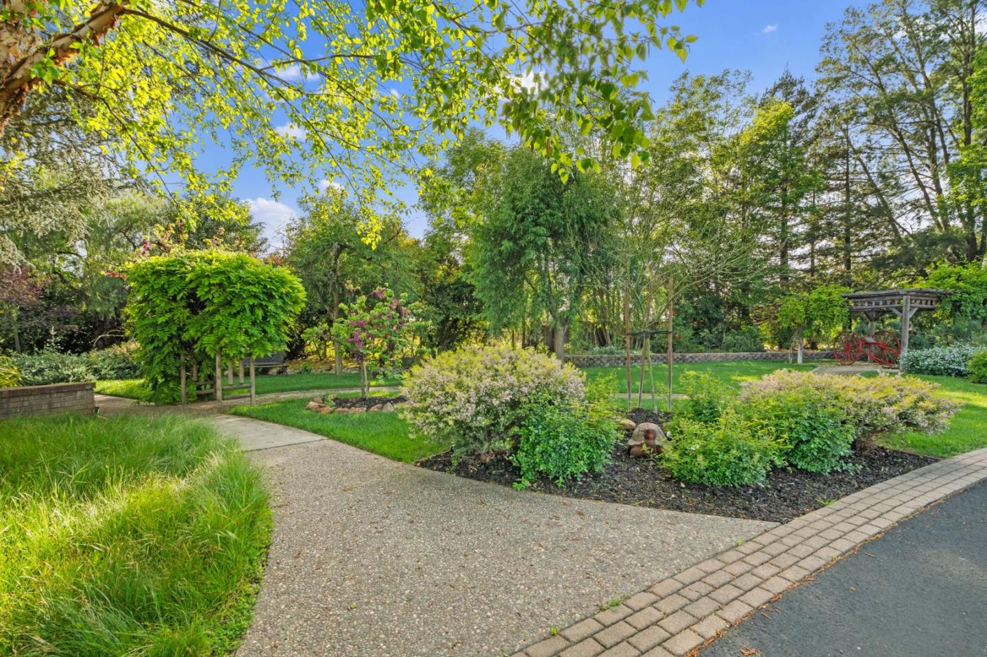 Detail Gallery Image 27 of 46 For 9900 Walter Welsher Ct, Gilroy,  CA 95020 - 4 Beds | 2/1 Baths