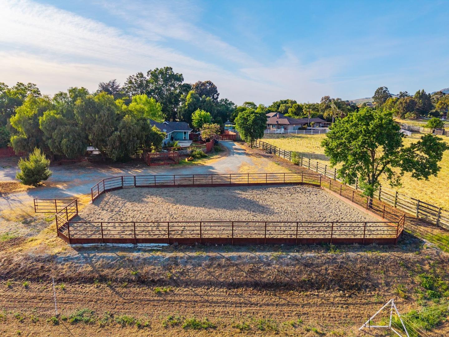 Detail Gallery Image 40 of 46 For 9900 Walter Welsher Ct, Gilroy,  CA 95020 - 4 Beds | 2/1 Baths
