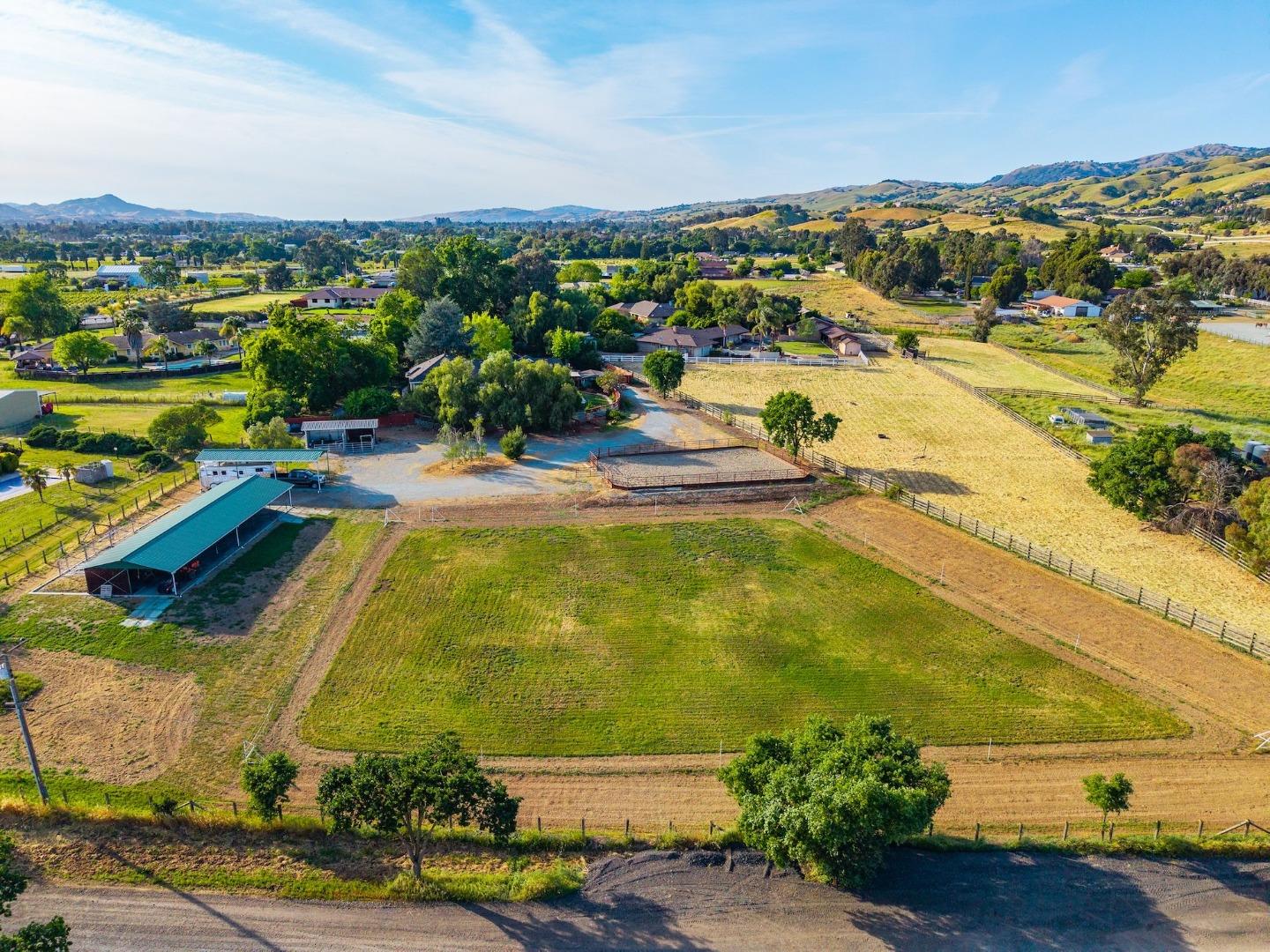 Detail Gallery Image 45 of 46 For 9900 Walter Welsher Ct, Gilroy,  CA 95020 - 4 Beds | 2/1 Baths
