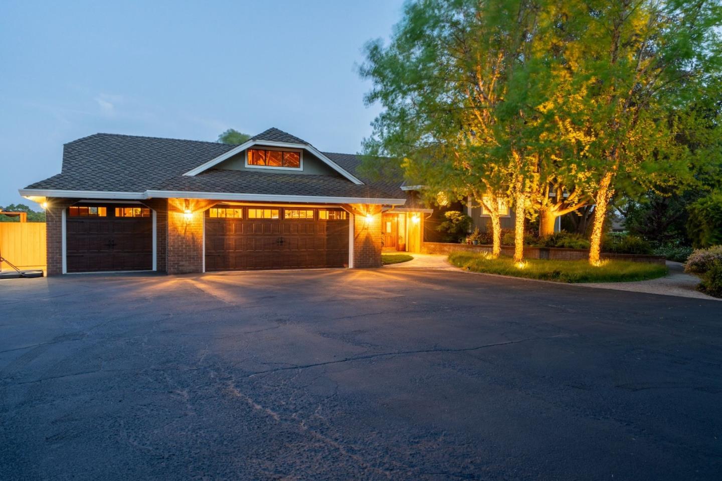 Detail Gallery Image 5 of 46 For 9900 Walter Welsher Ct, Gilroy,  CA 95020 - 4 Beds | 2/1 Baths