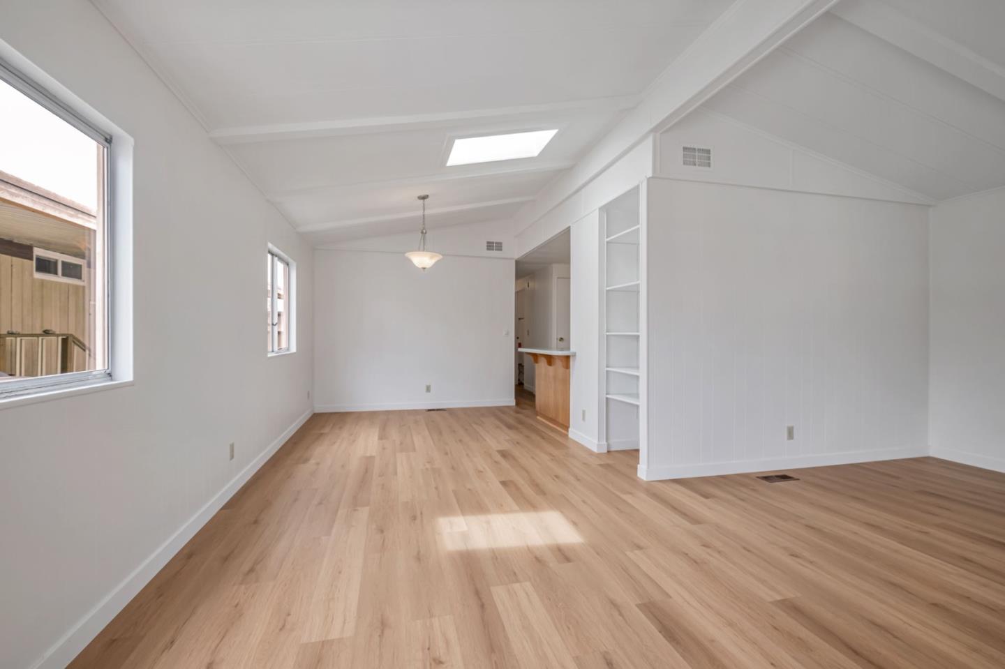 Detail Gallery Image 10 of 49 For 998 38th Ave #11,  Santa Cruz,  CA 95062 - 2 Beds | 2 Baths