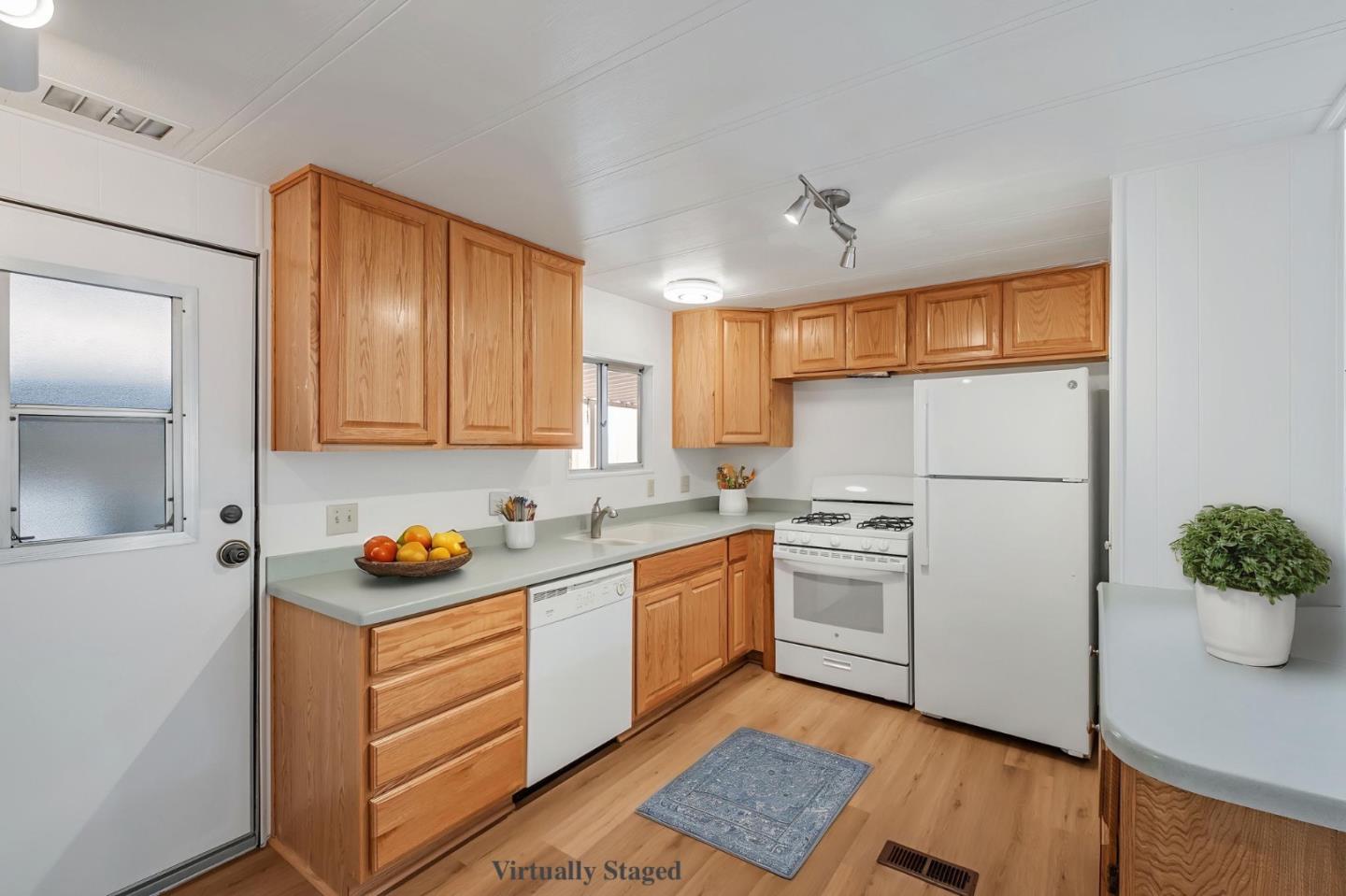 Detail Gallery Image 12 of 49 For 998 38th Ave #11,  Santa Cruz,  CA 95062 - 2 Beds | 2 Baths