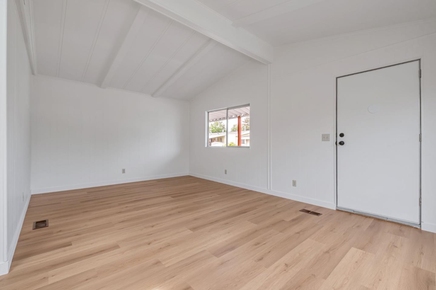 Detail Gallery Image 7 of 49 For 998 38th Ave #11,  Santa Cruz,  CA 95062 - 2 Beds | 2 Baths