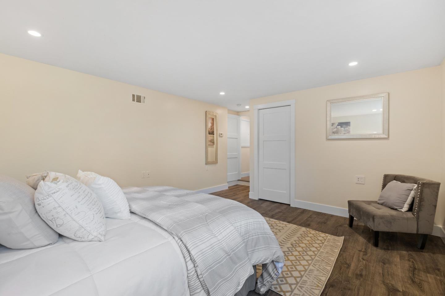 Detail Gallery Image 32 of 38 For 3729 Laurel Way, Redwood City,  CA 94062 - 4 Beds | 2 Baths