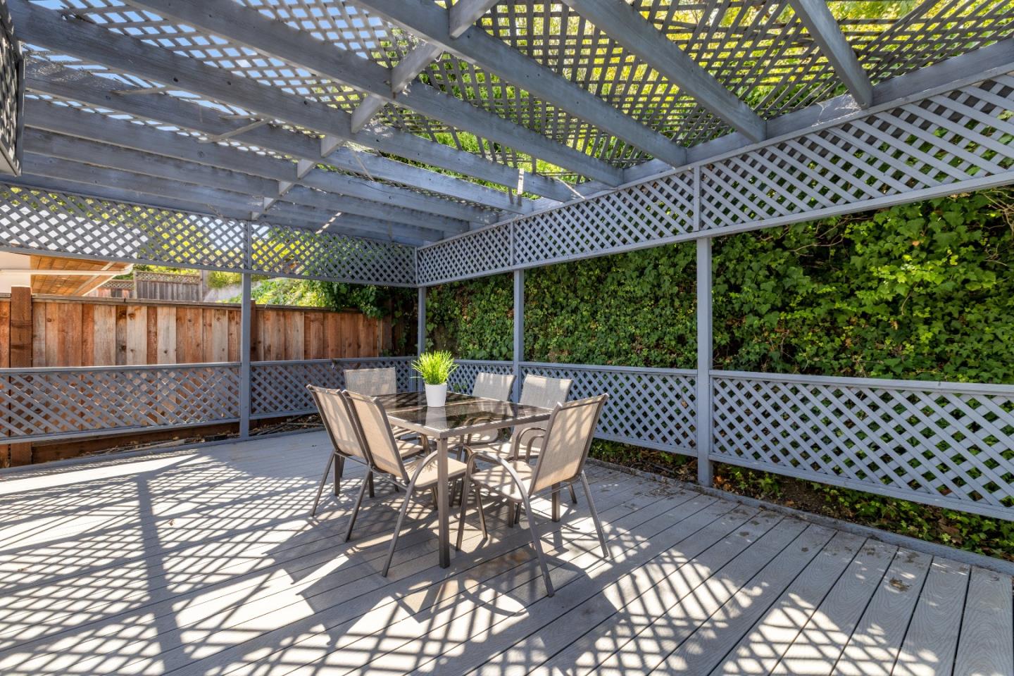 Detail Gallery Image 33 of 38 For 3729 Laurel Way, Redwood City,  CA 94062 - 4 Beds | 2 Baths
